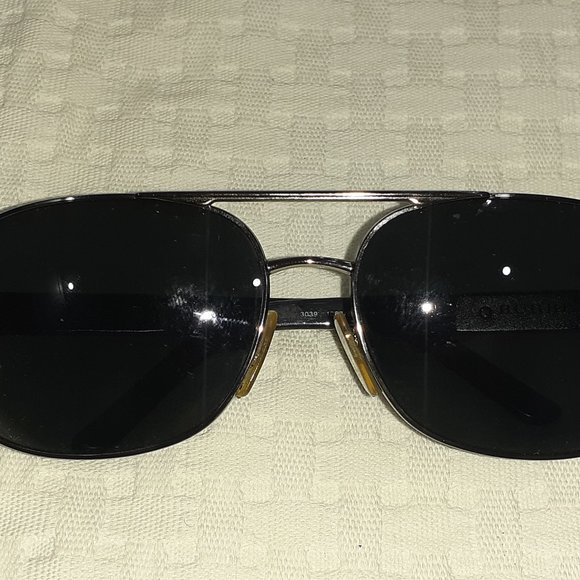 Burberry Designer Sunglasses - Picture 3 of 8